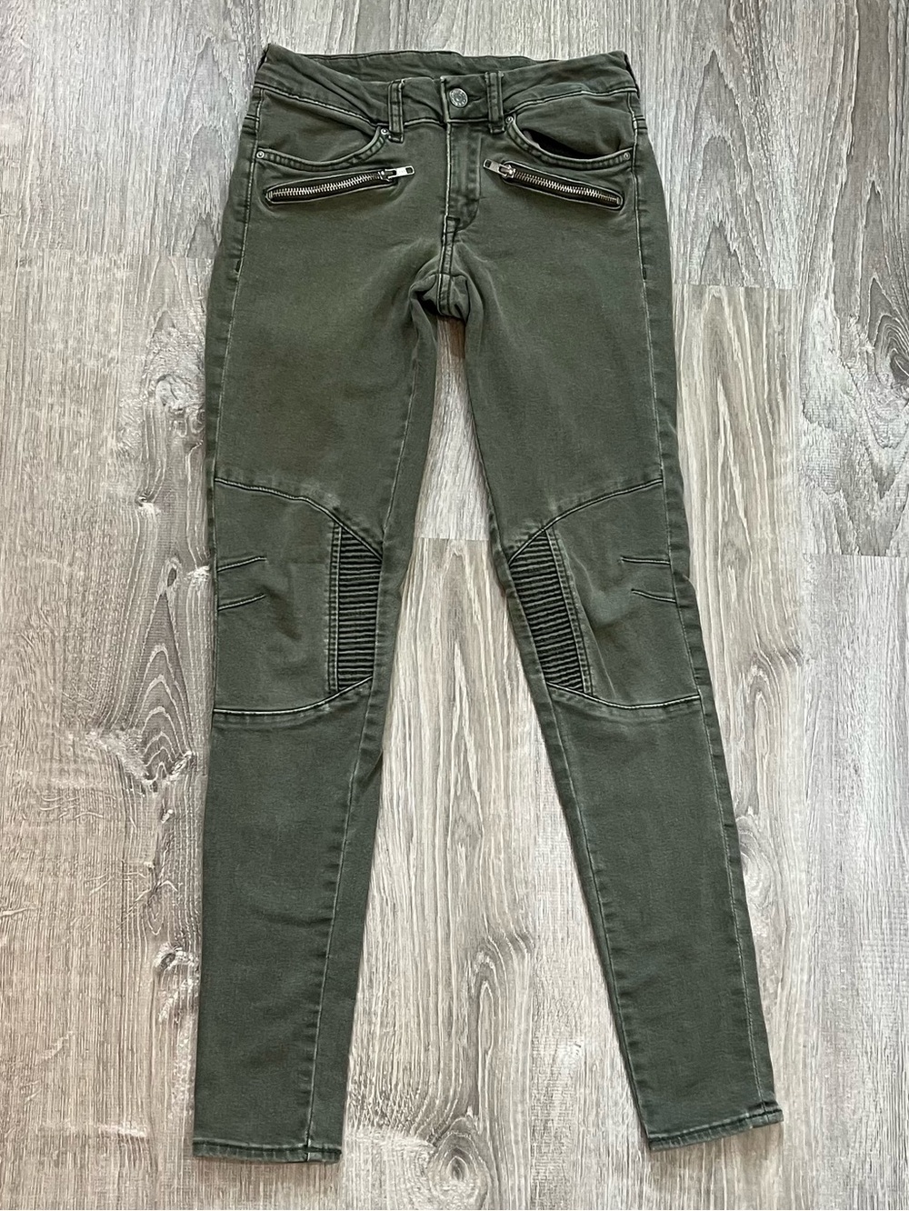 H&M Divided Vintage Size 4 Green Low Rise Waist Denim Moto Zip Skinny Jeans